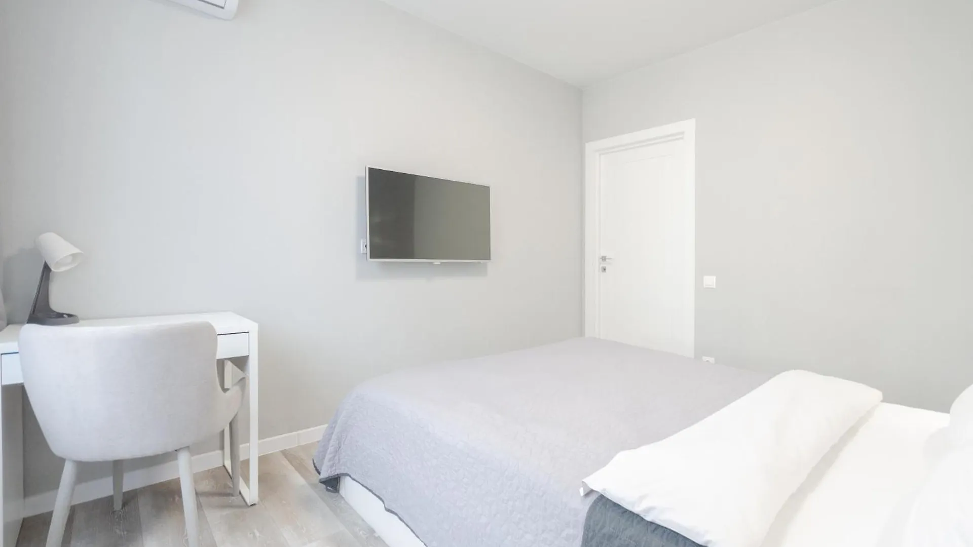 Petrovdom Apartments 4-467 In Rc Central Park ,7 John Mccain Street 키예프