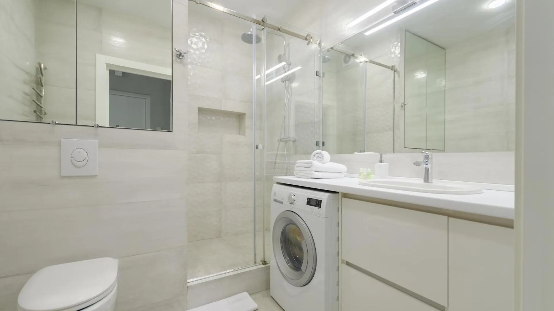 Petrovdom Apartments 4-467 In Rc Central Park ,7 John Mccain Street 키예프 0*,