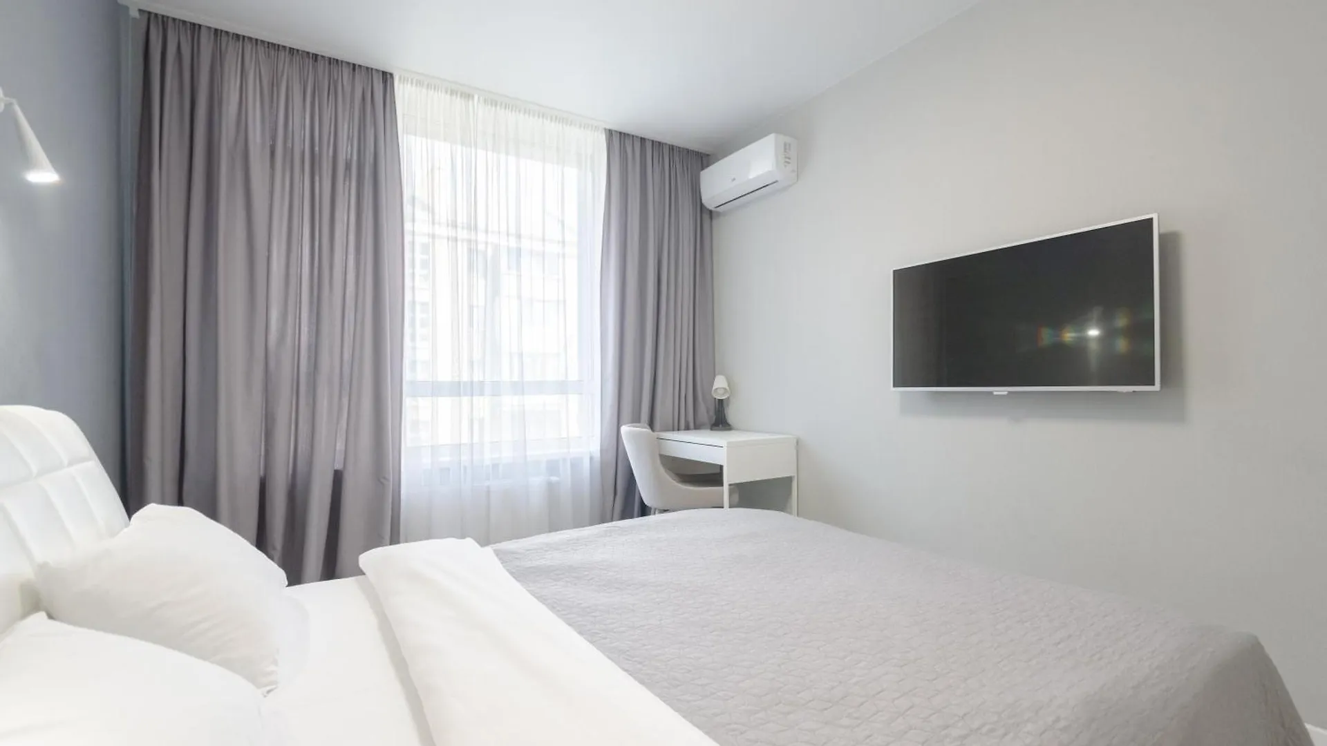 Petrovdom Apartments 4-467 In Rc Central Park ,7 John Mccain Street 키예프